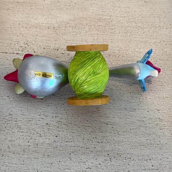 DISNEY CINDERELLA JAQ AND BLUE BIRD SPOON SEE SAW ON A SPOOL REEL OF THREAD - Picture 3 of 3